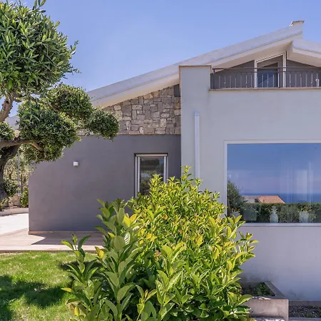 Villa Luxury Eirene, Private Pool-jacuzzi, 3 Bdr 3 Bath - Seaview And Mountain